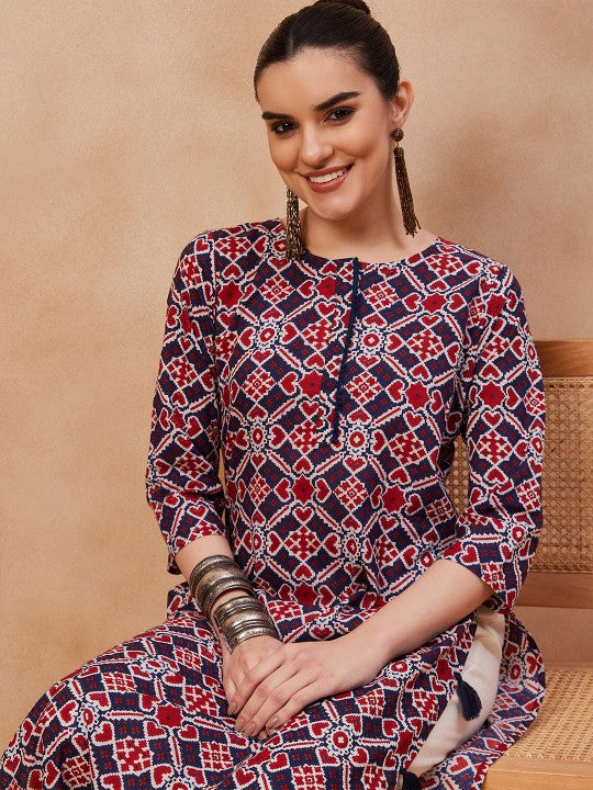 Pehraavii Women Blue Printed Straight Kurta