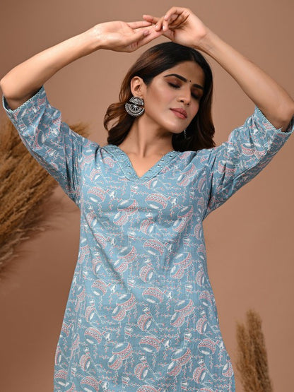 Pehraavii Women Blue Printed V-Neck Straight Kurta
