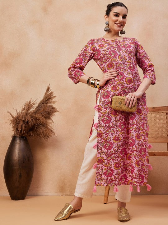 Pehraavii Women Pink Floral Printed Straight Kurta