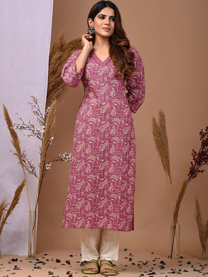 Pehraavii Women Purple Printed V-Neck Straight Kurta