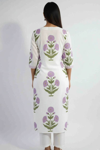 Pehraavii Women White Purple Floral Printed V-Neck Kurta