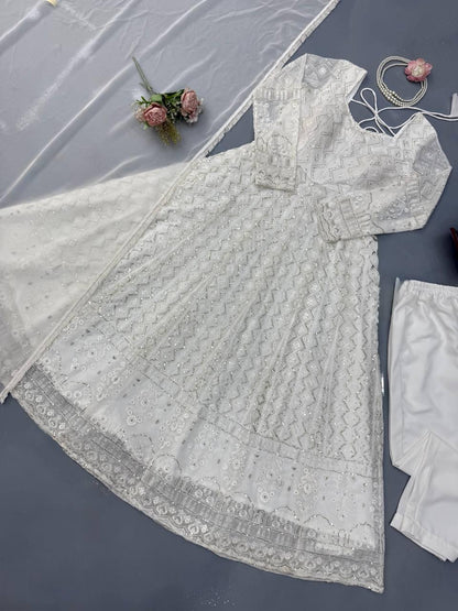 pehraavi Step into effortless charm with our exclusive 3-piece set – crafted for comfort, stitched with grace.