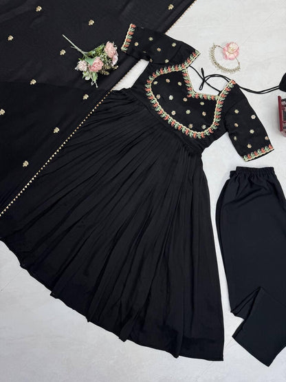pehraavi Step into effortless charm with our exclusive 3-piece set – crafted for comfort, stitched with grace.