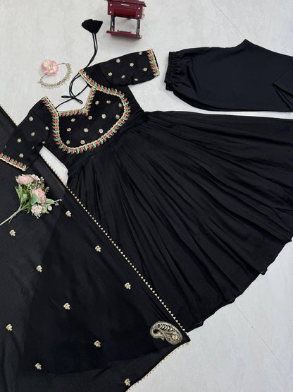 pehraavi Step into effortless charm with our exclusive 3-piece set – crafted for comfort, stitched with grace.