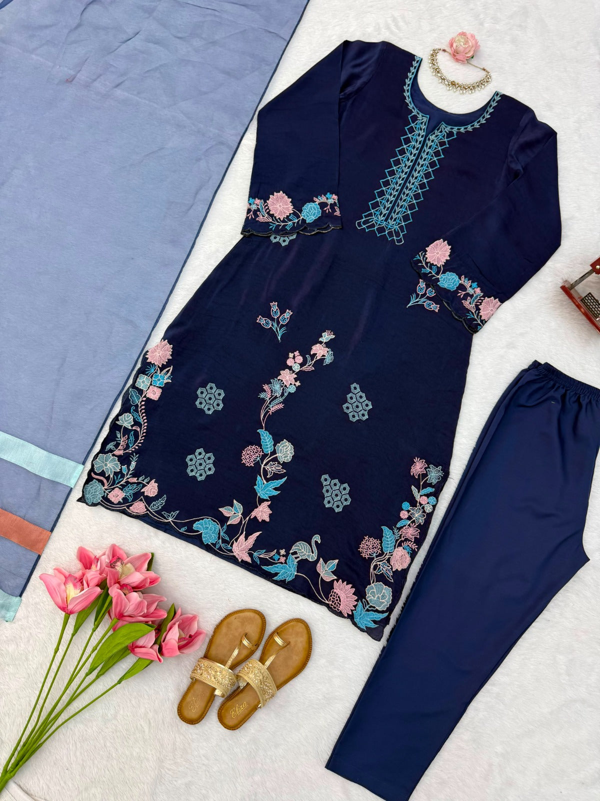 Women's Navy Blue Embroidered Kurta Pant Set with Organza Dupatta | Floral Party Wear Ethnic Suit