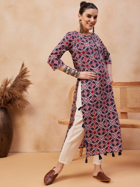 Pehraavii Women Blue Printed Straight Kurta