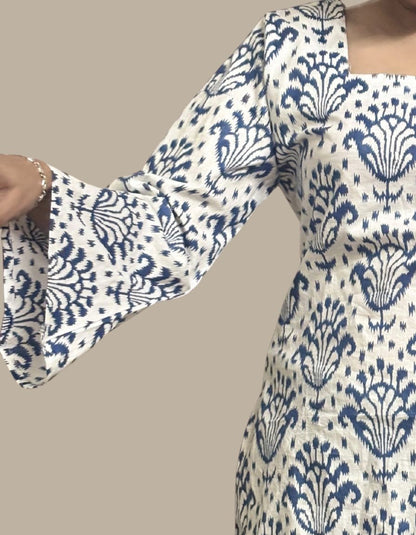 Pehraavii Women White Blue Motif Print Full Sleeves Straight Kurti