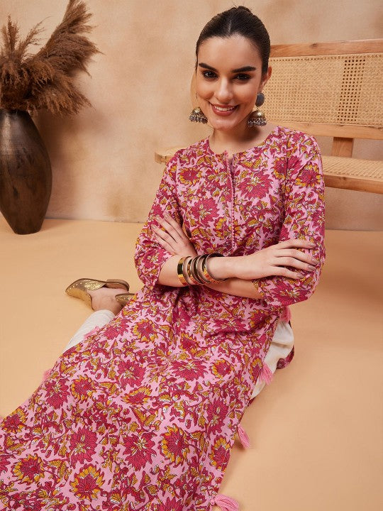 Pehraavii Women Pink Floral Printed Straight Kurta