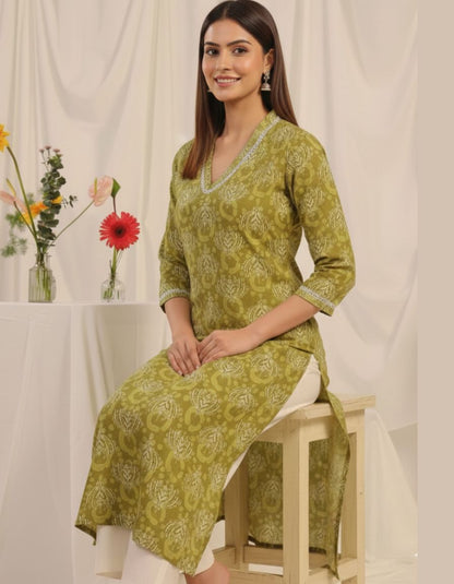 Pehraavii Women Olive Green Printed V-Neck Straight Kurta