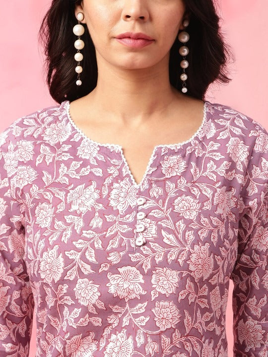Pehraavii Women Mauve Floral Printed Kurta Top