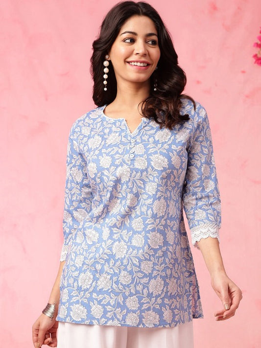 Pehraavii Women Blue Floral Printed Kurta Top