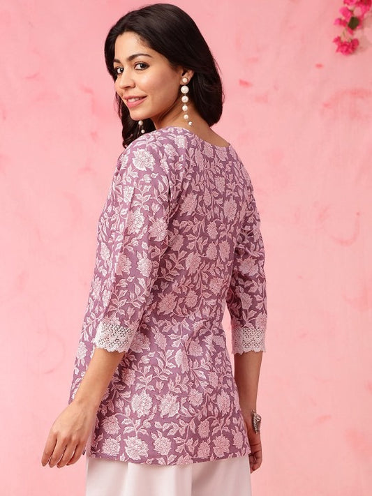 Pehraavii Women Mauve Floral Printed Kurta Top