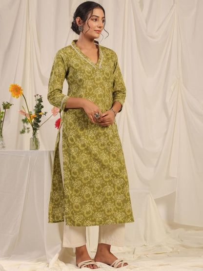 Pehraavii Women Olive Green Printed V-Neck Straight Kurta