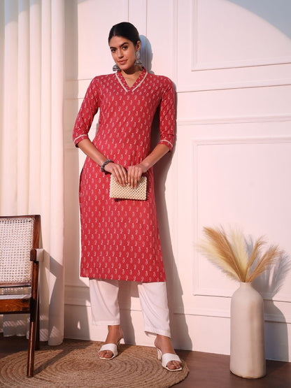 Pehraavii Women Red Printed V-Neck Straight Kurta