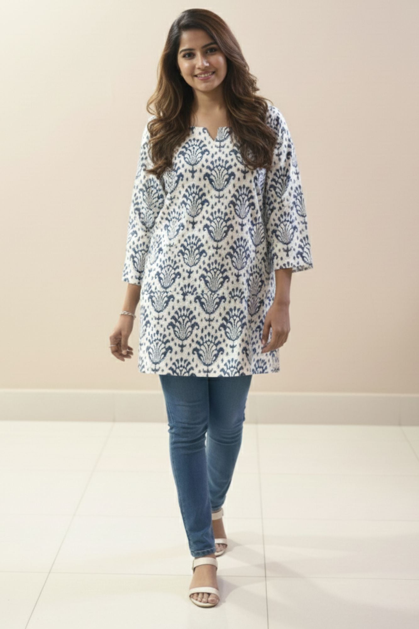 Pehraavii Women White Blue Printed Tunic Top