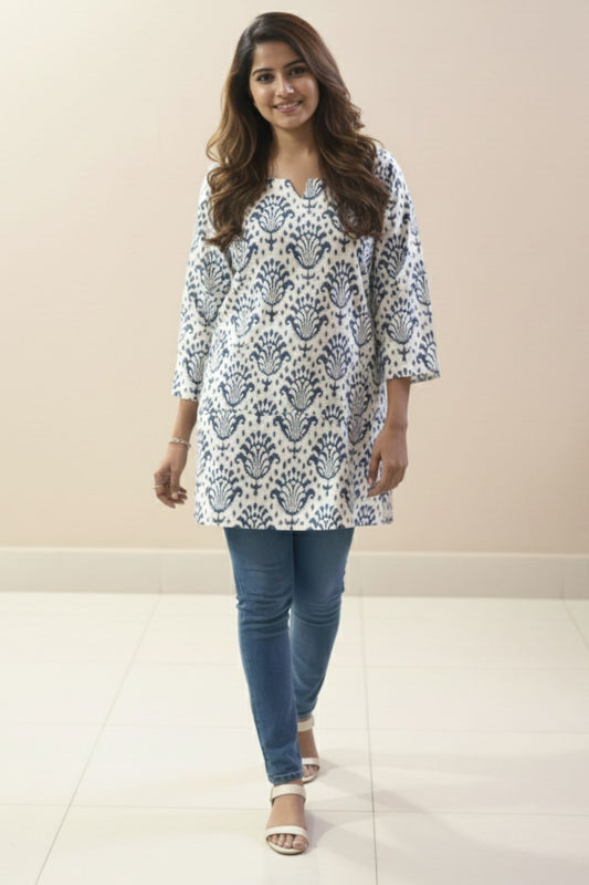 Pehraavii Women White Blue Printed Tunic Top